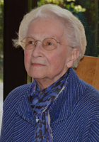 Portrait de YVETTE ETIENNE