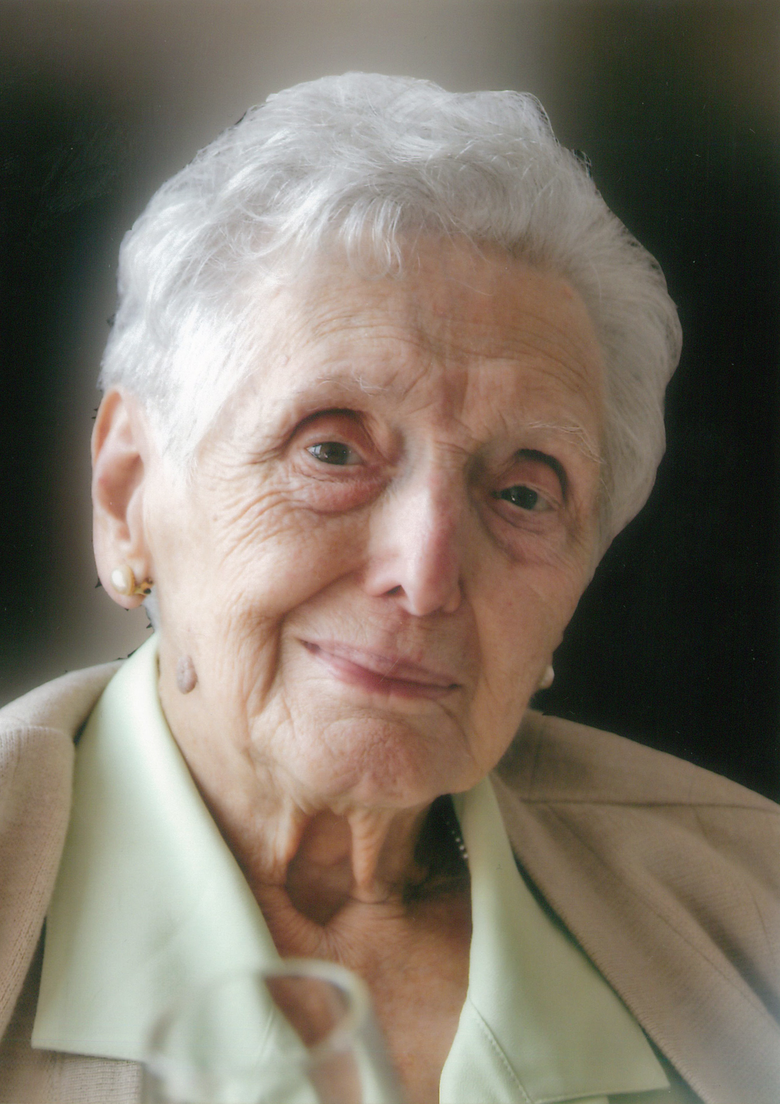 Portrait de LUCIENNE YERNAUX