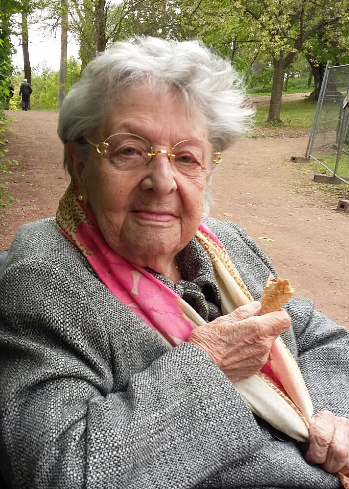 Portrait de THÉRÈSE CAUYEZ